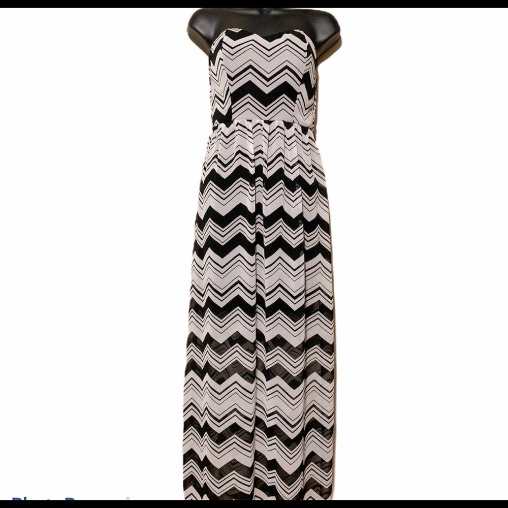 ⬇️ Sweet Storm Strapless Maxi Dress